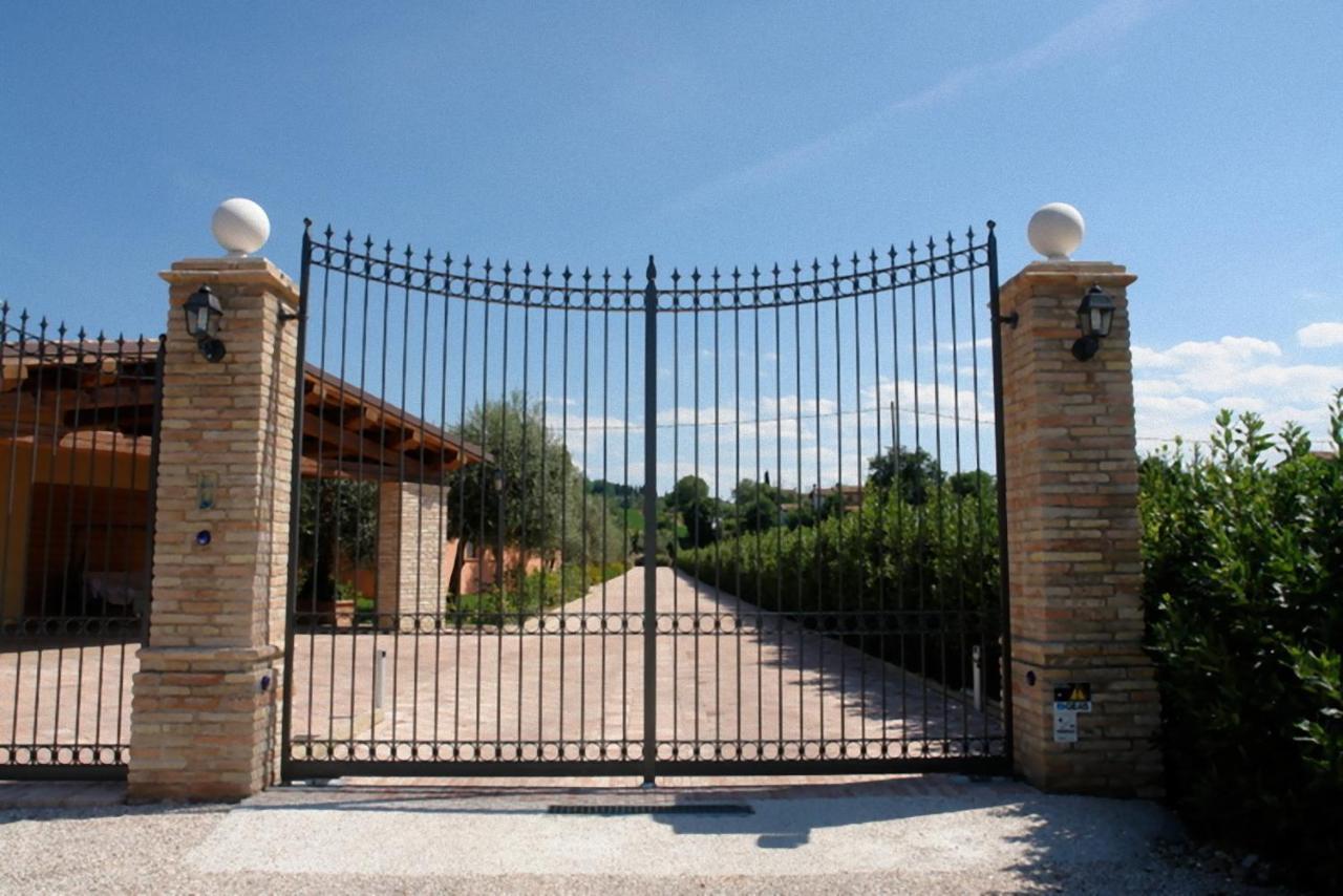 Valle Del Metauro Country House Bed & Breakfast Montemaggiore al Metauro Exterior photo