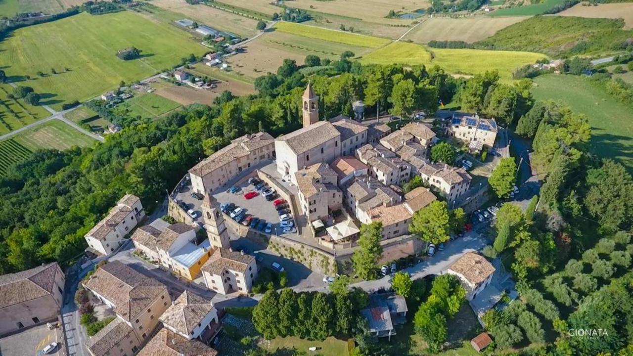 Valle Del Metauro Country House Bed & Breakfast Montemaggiore al Metauro Exterior photo